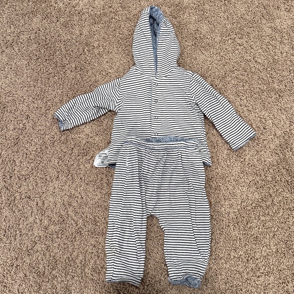 GAP Other - Reversible Gray Hooded Kids Shirt and Pants